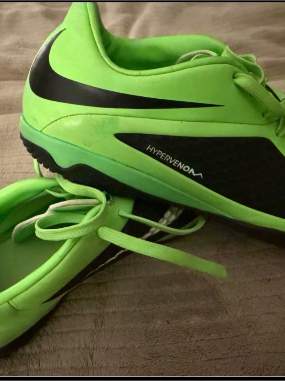 Nike Men's Hypervenom indoor Soccer Shoes - Neon Green/Black size 7 US